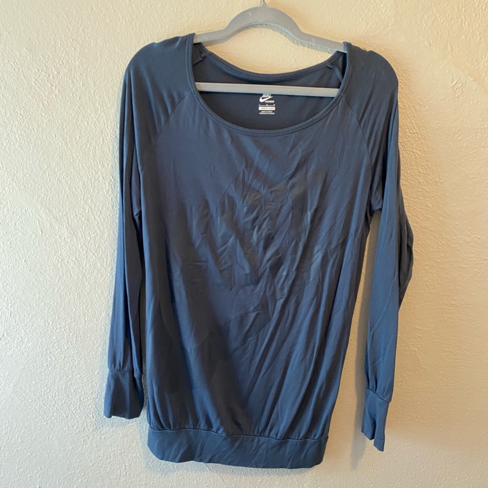 SOLD Navy Nike Long Sleeve Top